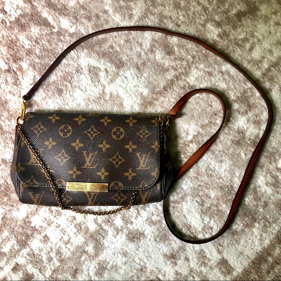 Louis Vuitton Handbags - Louis Vuitton Favorite PM Monogram Crossbody Purse
